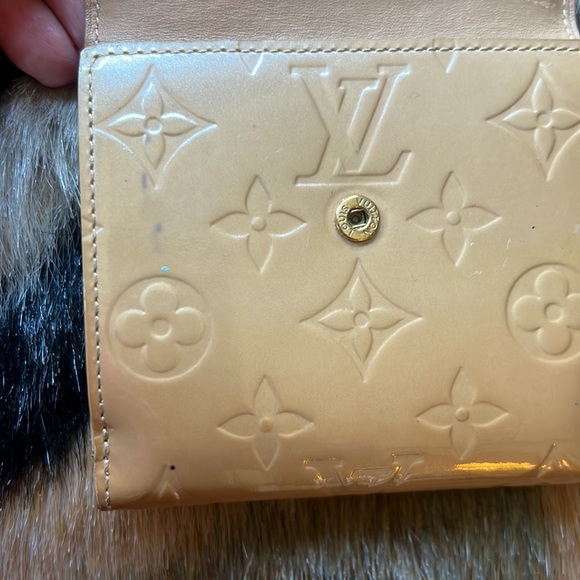 AUTHENTIC Louis Vuitton monogram Vernis champagne trifold elise wallet - Picture 6 of 11